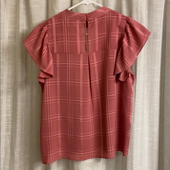 Devlin Size M Keyhole Ruffle Top - Picture 2 of 4